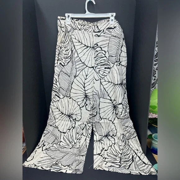 Rachel Zoe Black and White Leaf Print Wide-Leg pants, super fresh and comfy - Picture 2 of 11